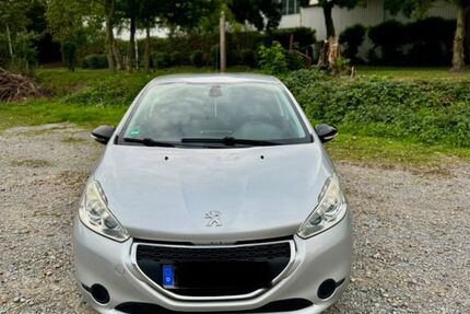Peugeot 208 130.600 km 4.950 € Mönchengladbach 41069