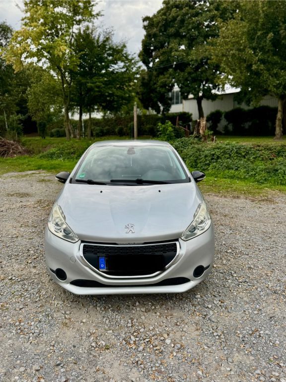 Peugeot 208 130.600 km 4.950 € Mönchengladbach 41069
