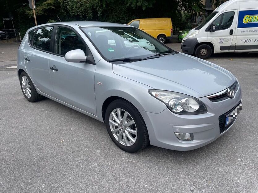 i30