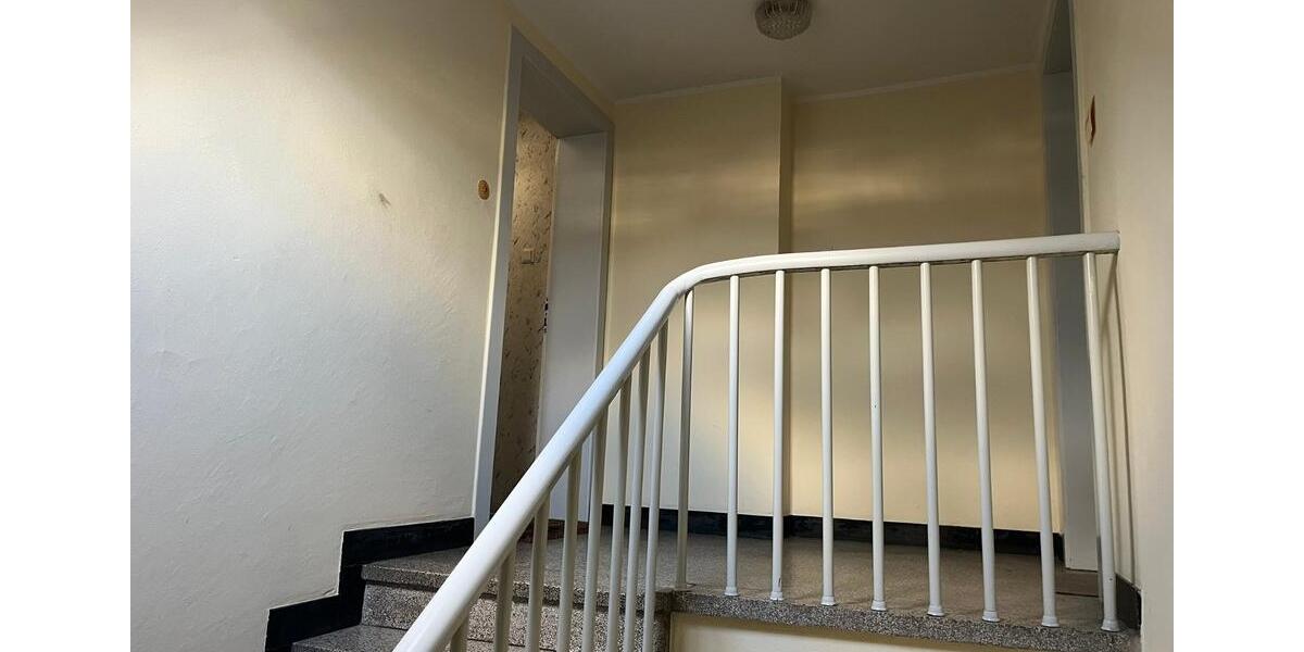 Dachgeschoßwohnung Düsseldorf Stadtbezirk 8 - 1 Zimmer, 20 m&sup2;, 300&euro; | Angebot:24712325