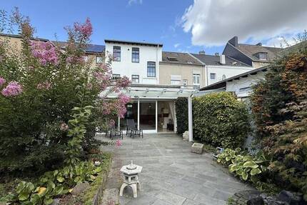 *** Charmantes Reihen-Mittelhaus mit großzügigem Wohnraum und modernem Komfort *** 5 zimmer