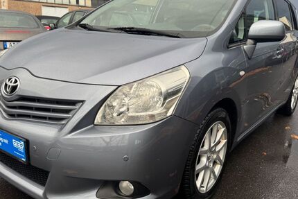 Toyota Verso 116.921 km 9.990 &euro; Düsseldorf 40233