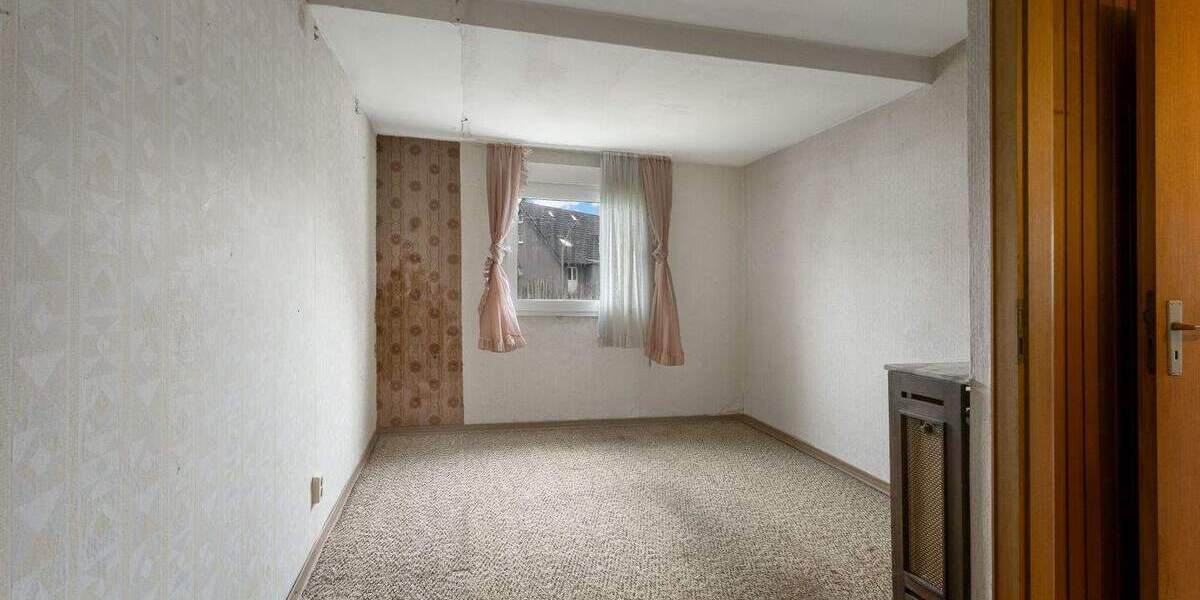 Doppelhaushälfte in Leverkusen Schlebusch zum Kernsanieren 2 zimmer