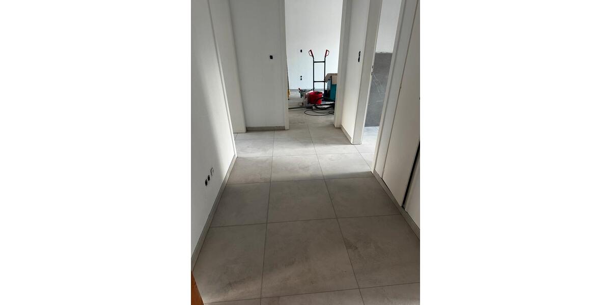 Kernsanierte 3 Zimmer Wohnung mit Balkon und Garage 3 zimmer