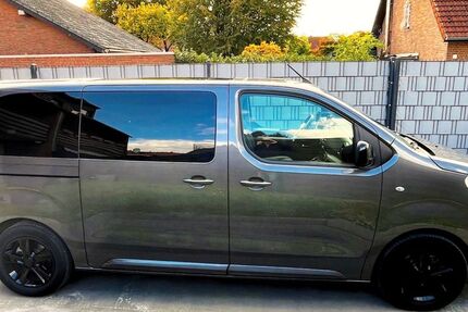 Peugeot Traveller 16.620 km 42.500 &euro; Moers 47447