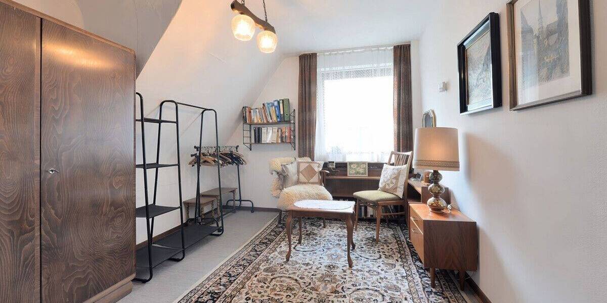 Einfamilienhaus Moers Vennikel - 9 Zimmer, 319 m&sup2;, 699.000&euro; | Angebot:23954877