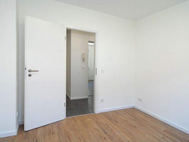 Düsseldorf-Unterrath: 3-Zimmer ETW mit Küche, Bad u. Flur ... plus 27 m² Nutzfläche im UG inkl. Gartennutzung ... Erstbezug nach Totalsanierung 3 zimmer