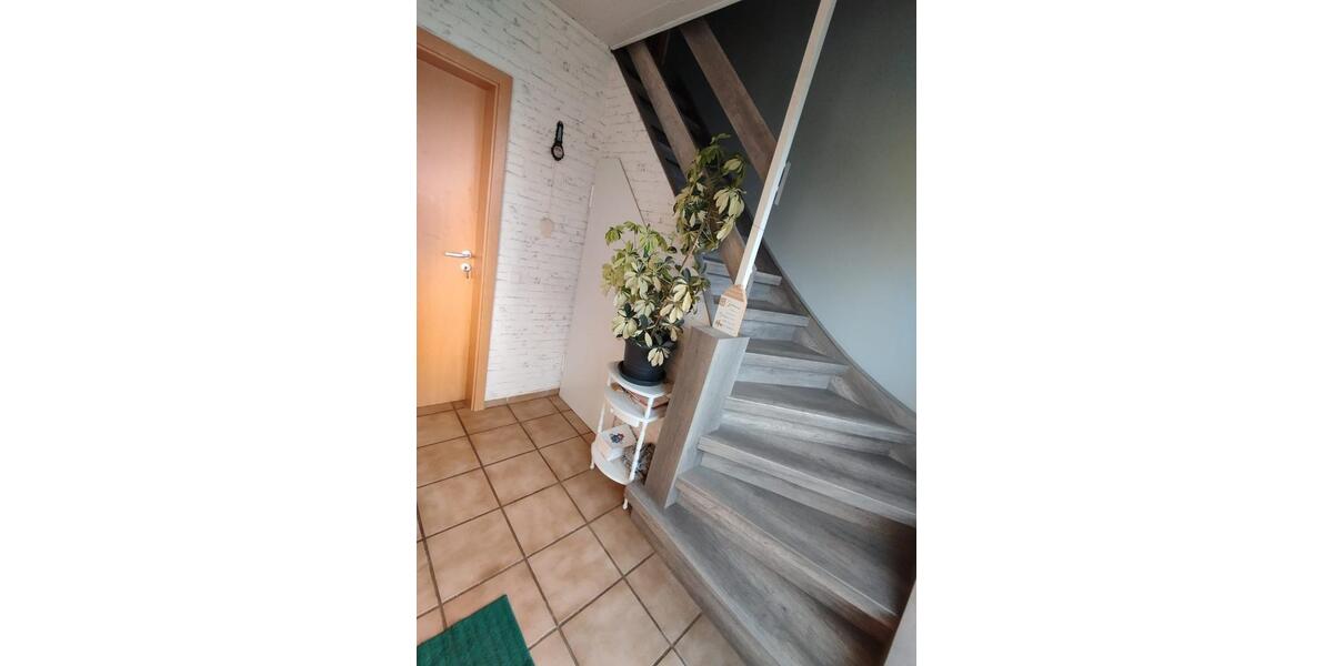 Doppelhaushälfte Mönchengladbach Süd - 7 Zimmer, 145 m&sup2;, 2.250&euro; | Angebot:24742224