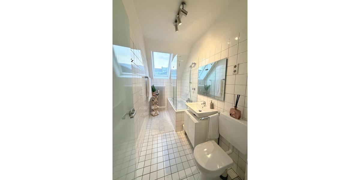 Möblierte Wohnung zur Zwischenmiete im Herzen von Düsseldorf 2.5 zimmer