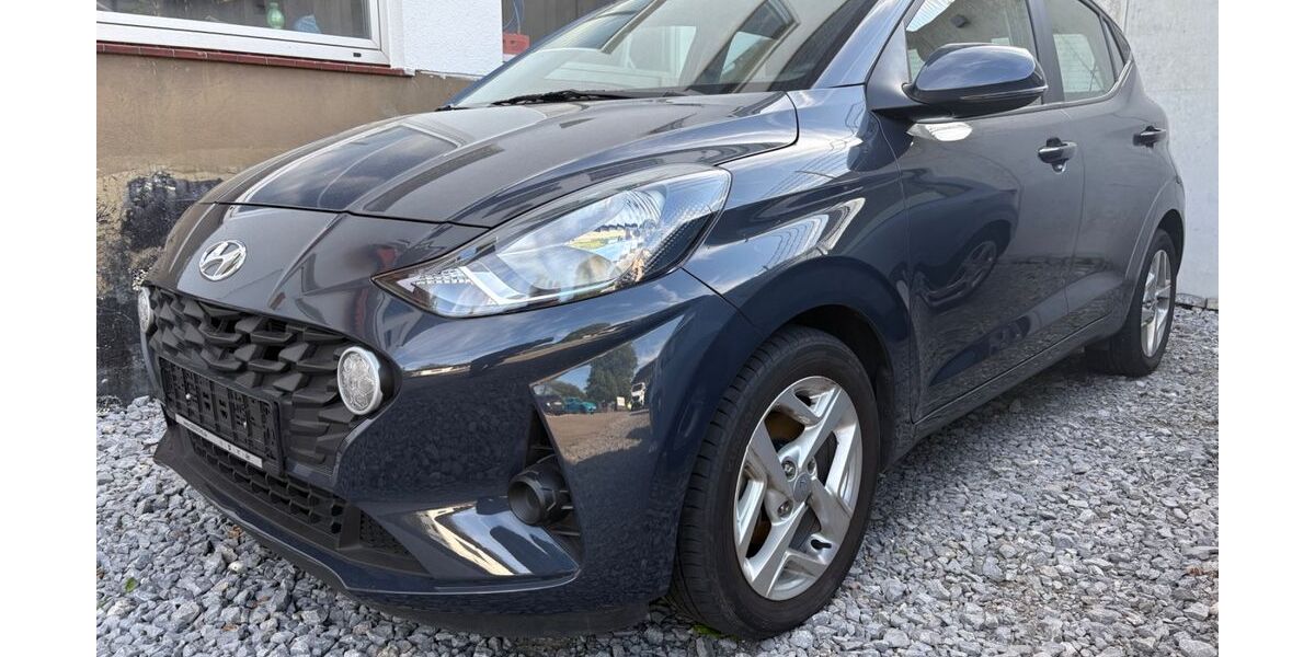 Hyundai i10 22.653 km 13.989 &euro; Solingen 42653