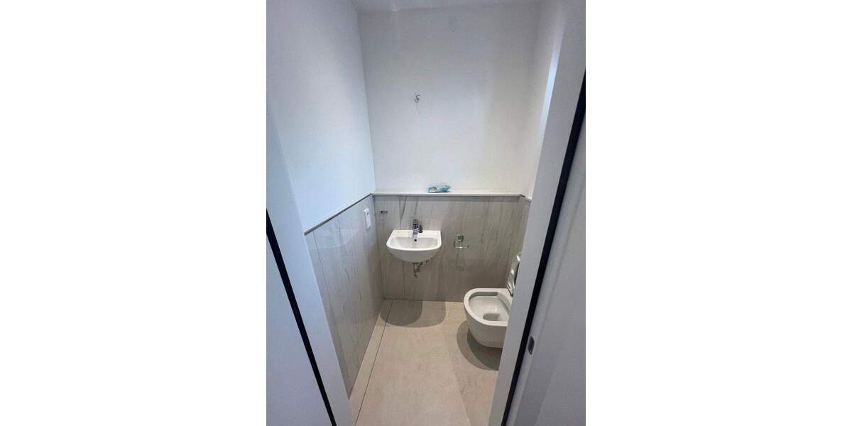 Investoren aufgepasst! Geräumige Doppelhaushälfte mit gehobener Innenausstattung in Meerbusch 6 zimmer