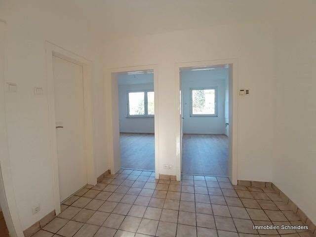 Etagenwohnung Duisburg Untermeiderich - 2 Zimmer, 61 m&sup2;, 500&euro; | Angebot:26916851