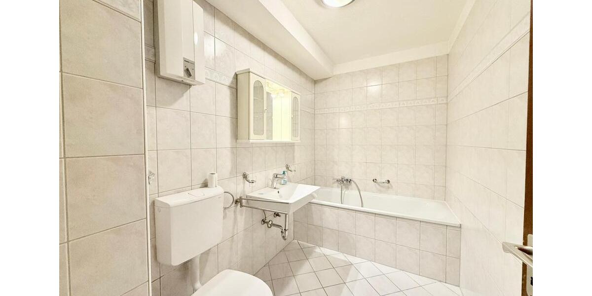 Erdgeschoßwohnung Düsseldorf Stadtbezirk 6 - 3 Zimmer, 93 m&sup2;, 1.250&euro; | Angebot:23762122