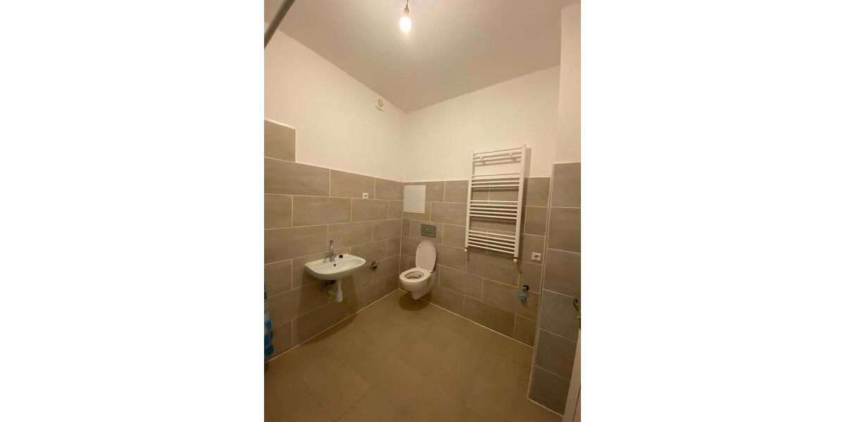 13-Familienhaus + 1 Gewerbeeinheit | Fast fertig renoviert | zimmer