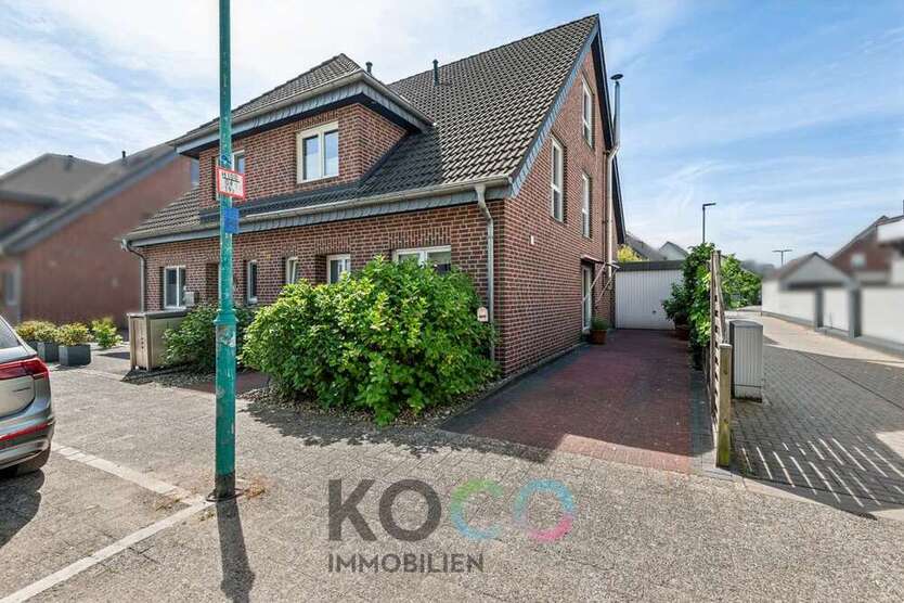 Haus zum Kaufen in Duisburg Huckingen 480.000 € 138 m²