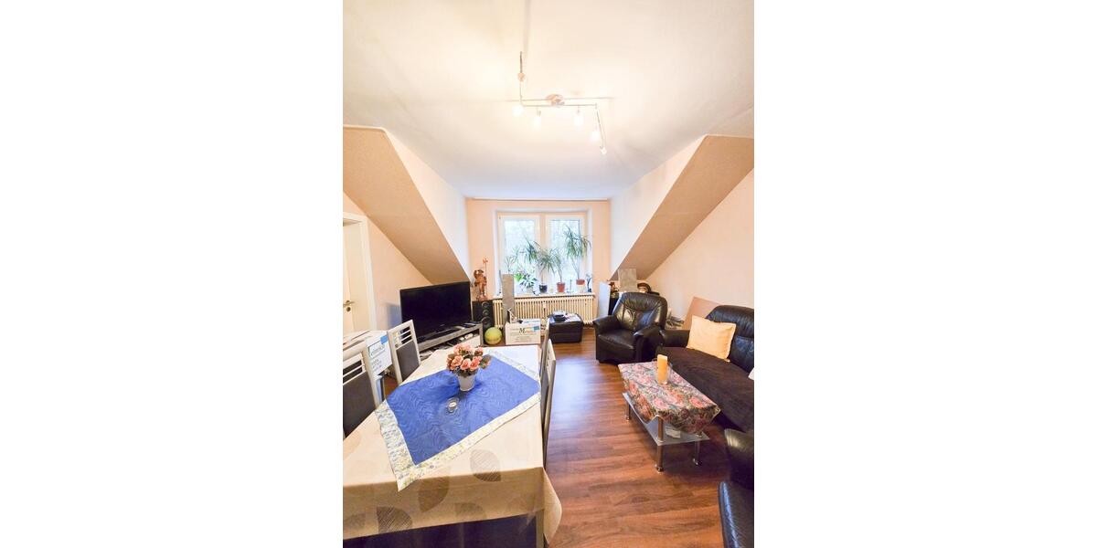 Dachgeschoßwohnung Oberhausen Alt-Oberhausen - 3.5 Zimmer, 82 m&sup2;, 520&euro; | Angebot:25754018