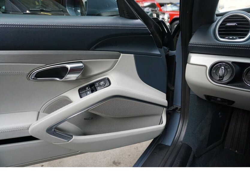 Porsche Cayman 718 Leder Bose Kamera 20´ Sportsitze Plus 54.642 km 32.900 € Wuppertal 42327