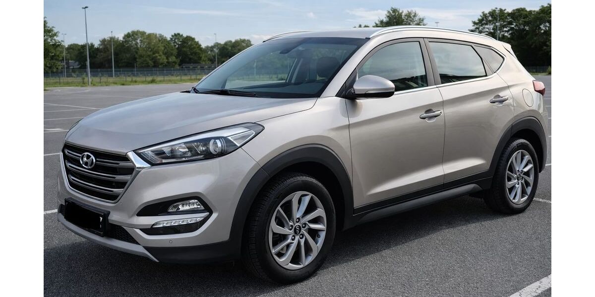 Hyundai TUCSON 83.000 km 13.990 &euro; Solingen 42697