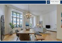 Sanierte Altbau-Wohnung mit Charme und hohen Decken