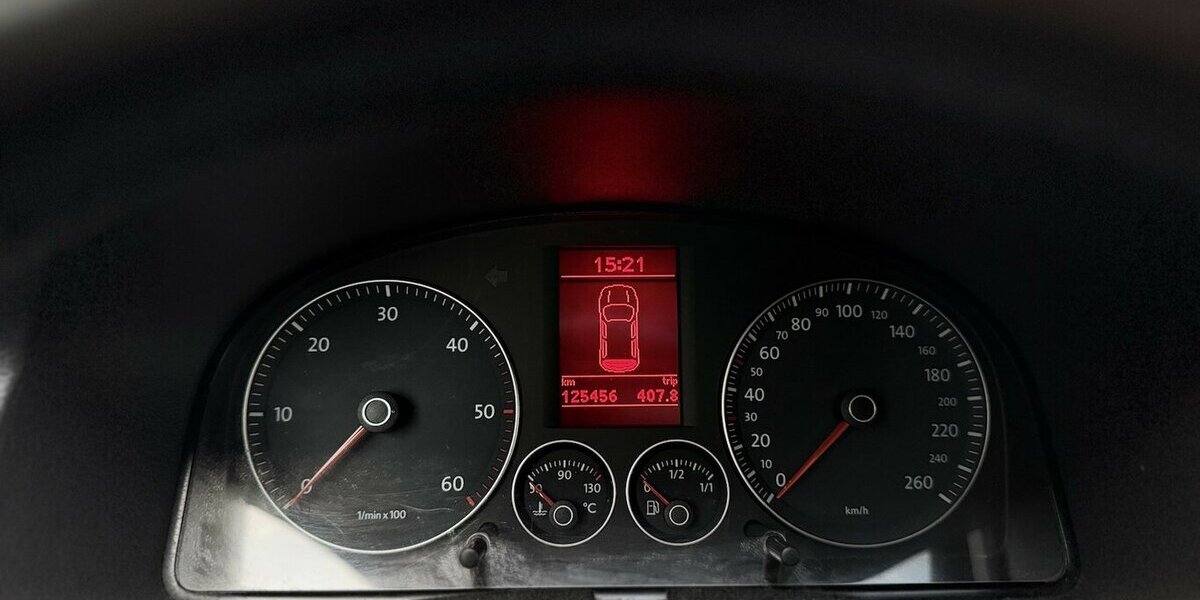 VW Touran R-Line Schiebedach Leder 7Sitze IHand 124.990 km 11.900 &euro; Mönchengladbach 41066