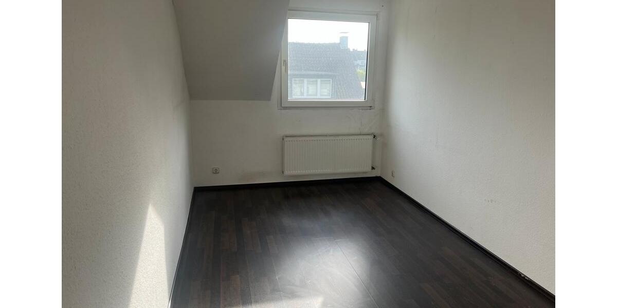Dachgeschoßwohnung Duisburg Rheinhausen - 1 Zimmer, 85 m&sup2;, 580&euro; | Angebot:26420220