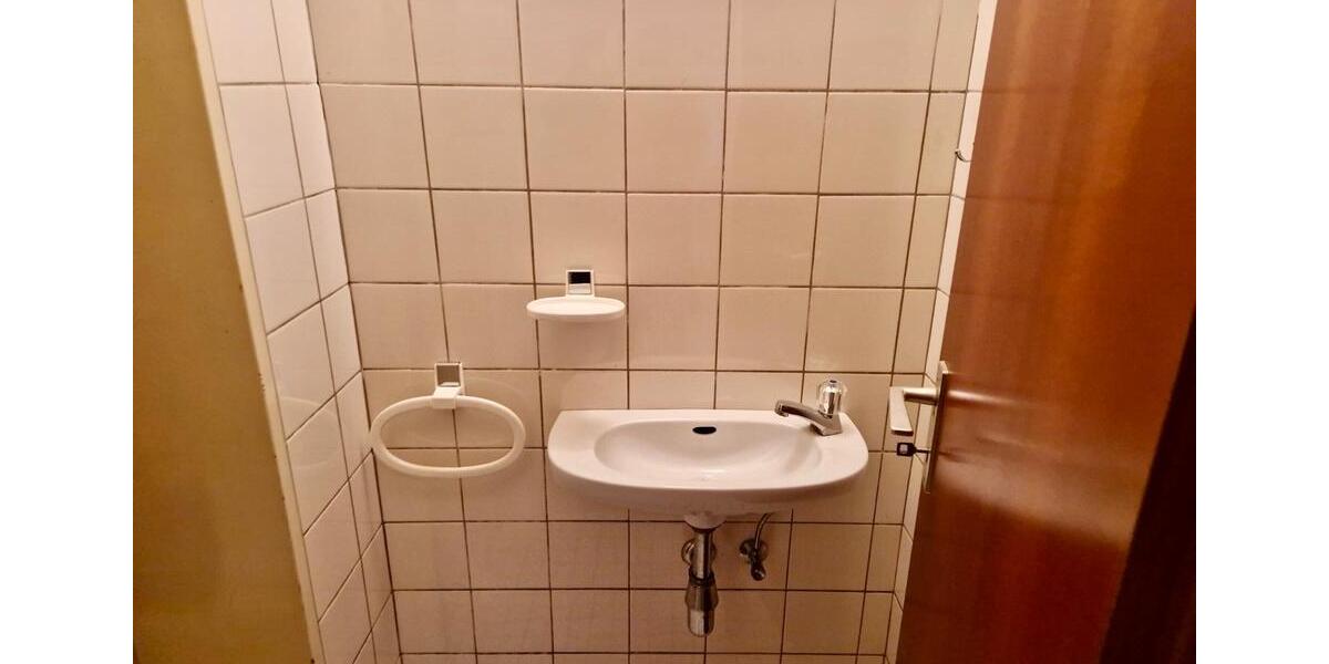 Helle Gewerbeeinheit mit ca. 80 m² in gut erreichbarer Lage zimmer