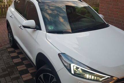 Hyundai TUCSON 53.100 km 22.300 &euro; Neuss 41470