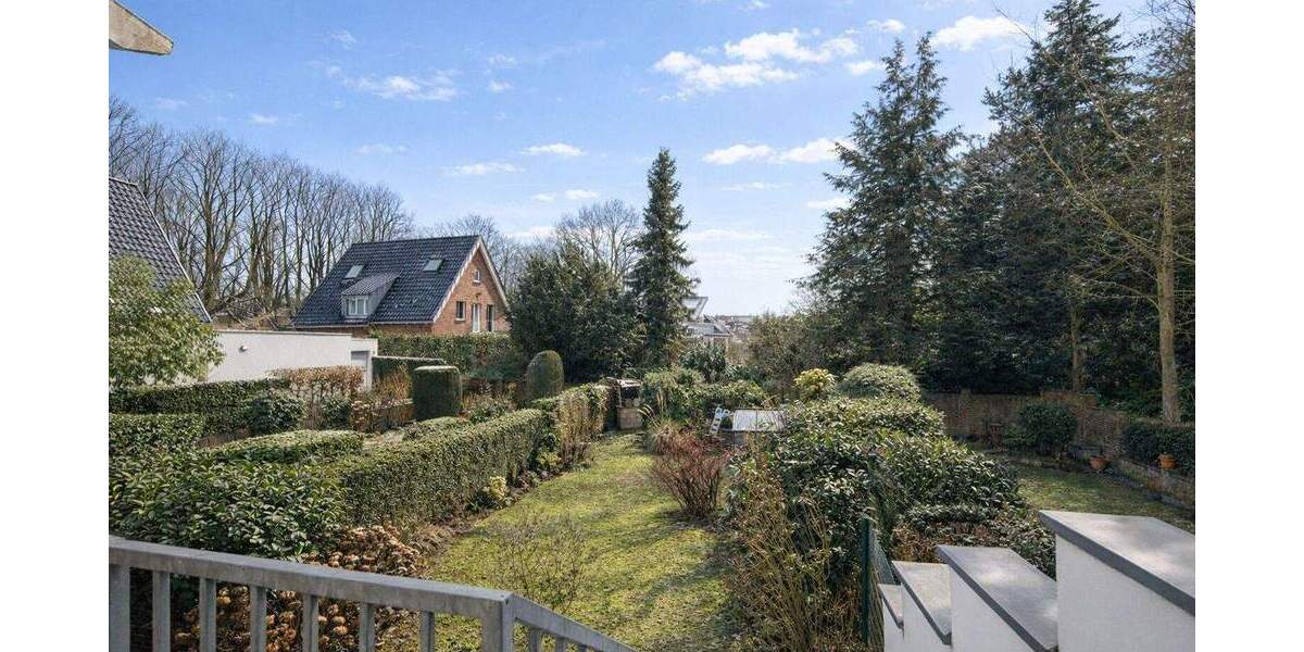 Exklusives Wohnen in Hochparterre mit Kamin und eigenem Garten auf Krefelds bekanntester Allee 3 zimmer