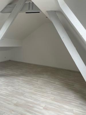 Dachgeschosswohnung ideal für Katzenhalter 3 zimmer