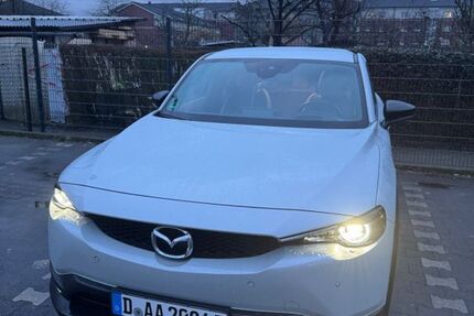 Mazda MX-30 30.571 km 11.800 &euro; Düsseldorf 40472