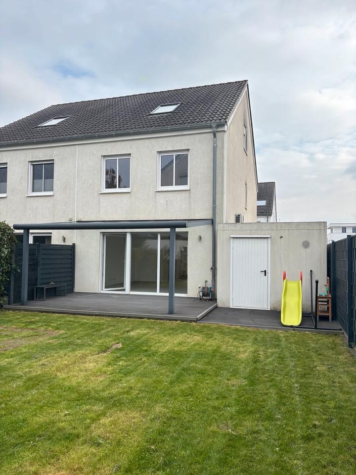 Bezugsfrei moderne Doppelhaushälfte in Widdersdorf top Lage zimmer