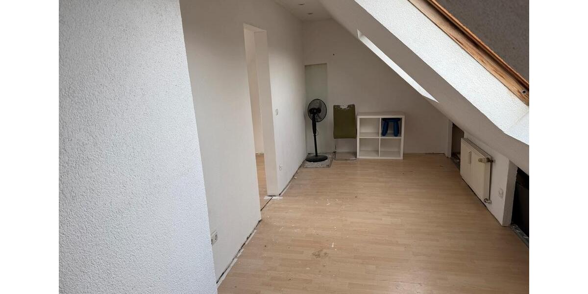 Duisburg Neudorf DG 3,5 Zimmer Terasse zu Vermieten 3 zimmer