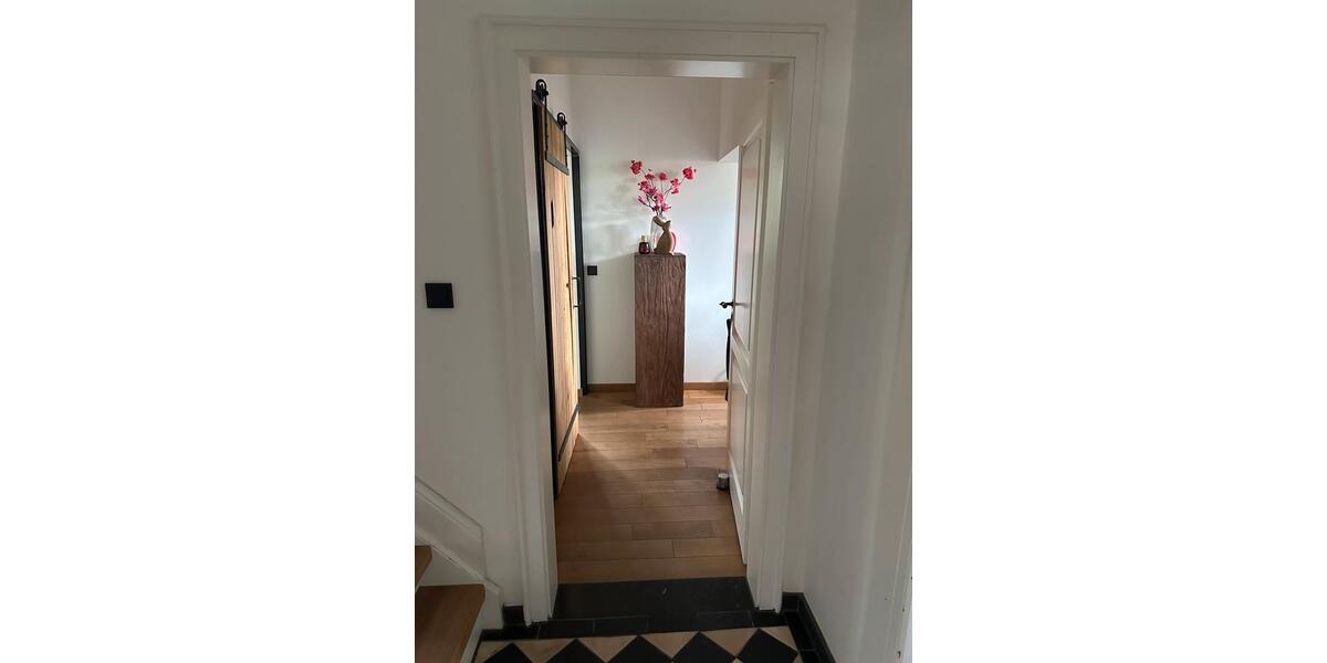 Einfamilienhaus Mönchengladbach West - 7 Zimmer, 290 m&sup2;, 3.600&euro; | Angebot:26126569