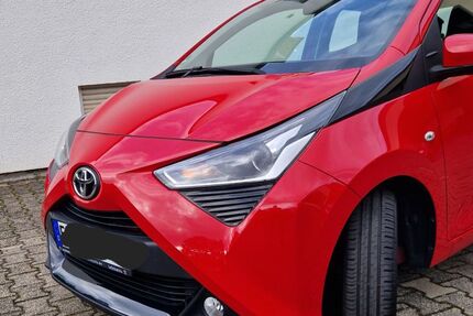 Toyota Aygo (X) 29.500 km 9.800 &euro; Solingen 42697