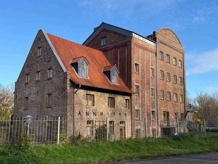 seltene Gelegenheit: ca. 64 m² Büro-Praxisräume in historischer Wassermühle zu vermieten