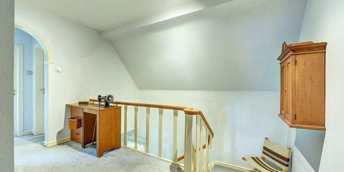 Großzügiges Einfamilienhaus mit weitläufigem Garten und Erweiterungspotenzial 6 zimmer