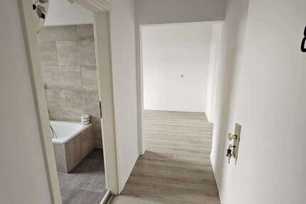 Wohnung zum Mieten in Magdeburg 275 € 38 m²