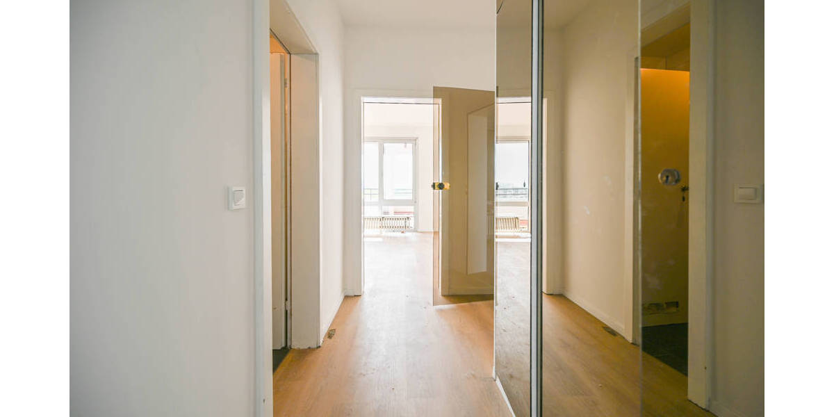 Etagenwohnung Düsseldorf Mörsenbroich - 3 Zimmer, 86 m&sup2;, 299.000&euro; | Angebot:26570402
