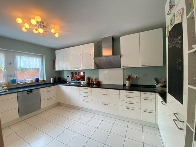 Einfamilienhaus Kaarst - 7.5 Zimmer, 241 m&sup2;, 2.900&euro; | Angebot:26144766