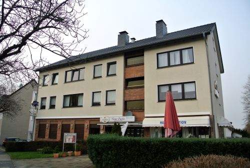 Ortsteil Broich Appartement im renovierten Zustand und Großräumig mit separater Küche
