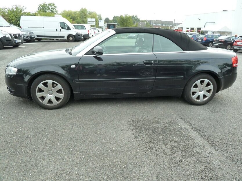 Audi A4 Cabrio 1.8 T Leder E-dach Navi kl. Mängel 161.000 km 4.900 € Ratingen 40885