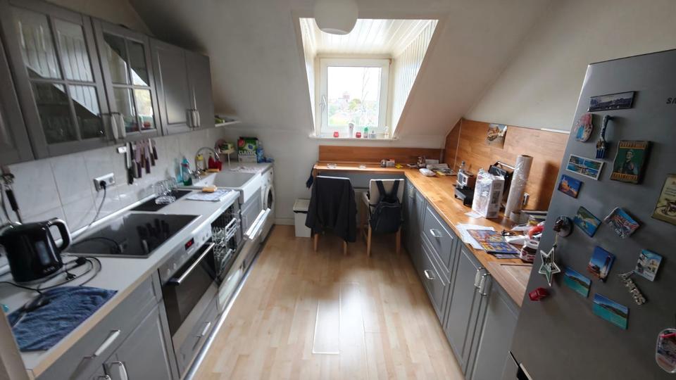 Dachgeschoßwohnung Düsseldorf Stadtbezirk 8 - 3 Zimmer, 85 m&sup2;, 1.100&euro; | Angebot:26475296