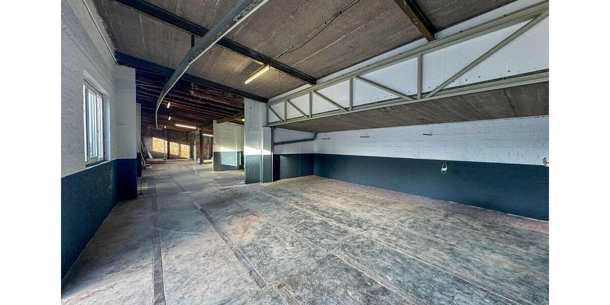 Halle – mit Rolltor in verkehrsgünstiger Lage Remscheids zimmer