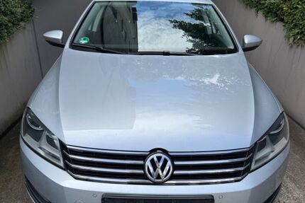 VW Passat 131.723 km 10.000 &euro; Düsseldorf 40468