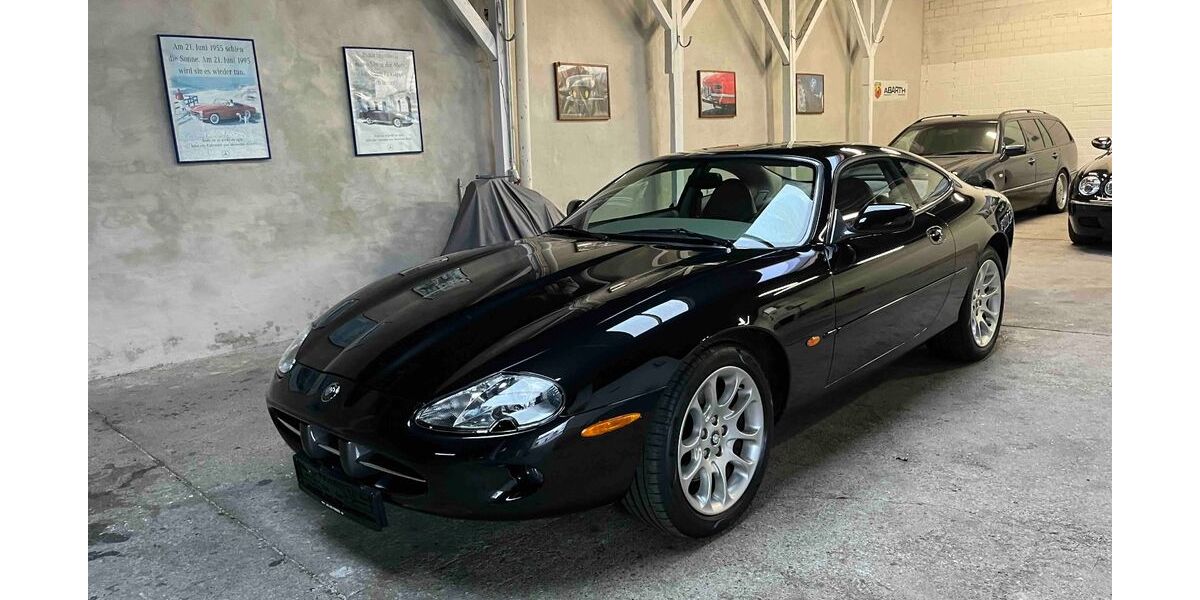 Jaguar XK8 77.930 km 28.950 &euro; Düsseldorf 40547
