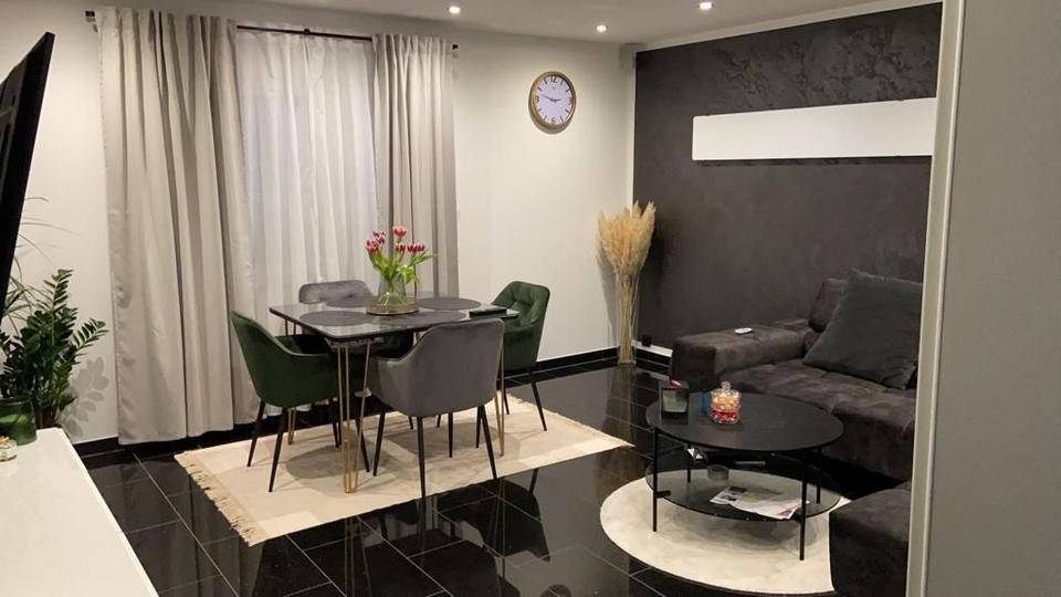 Moderne EG 2 Zi Wohnung Zentrale Lage Stellplatz 2 zimmer