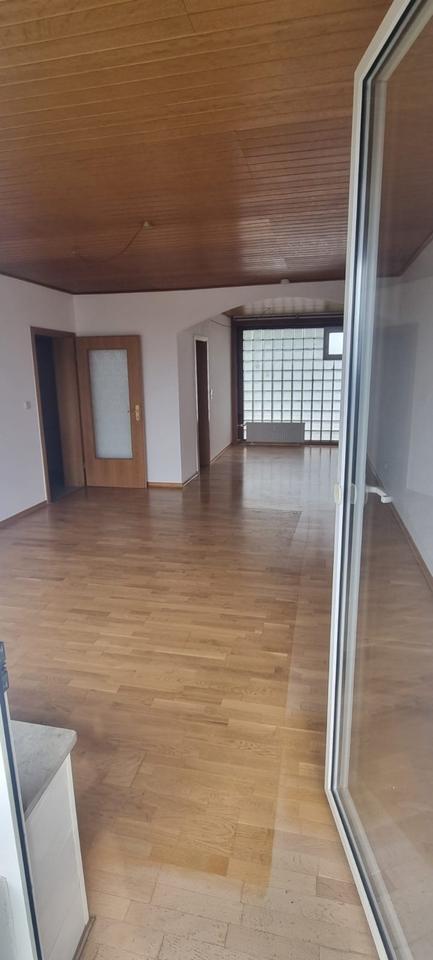 Renoviertes 2 Zimmer Apartment mit Küche, Balkon in Düsseldorf zimmer
