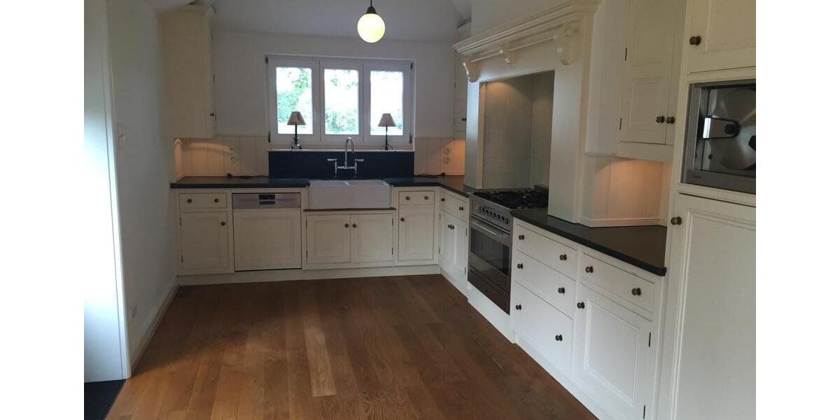 MODERNES HELLES HAUS IN DÜSSELDORF - LUDENBERG MIT EINBAUKÜCHE - 6 zimmer