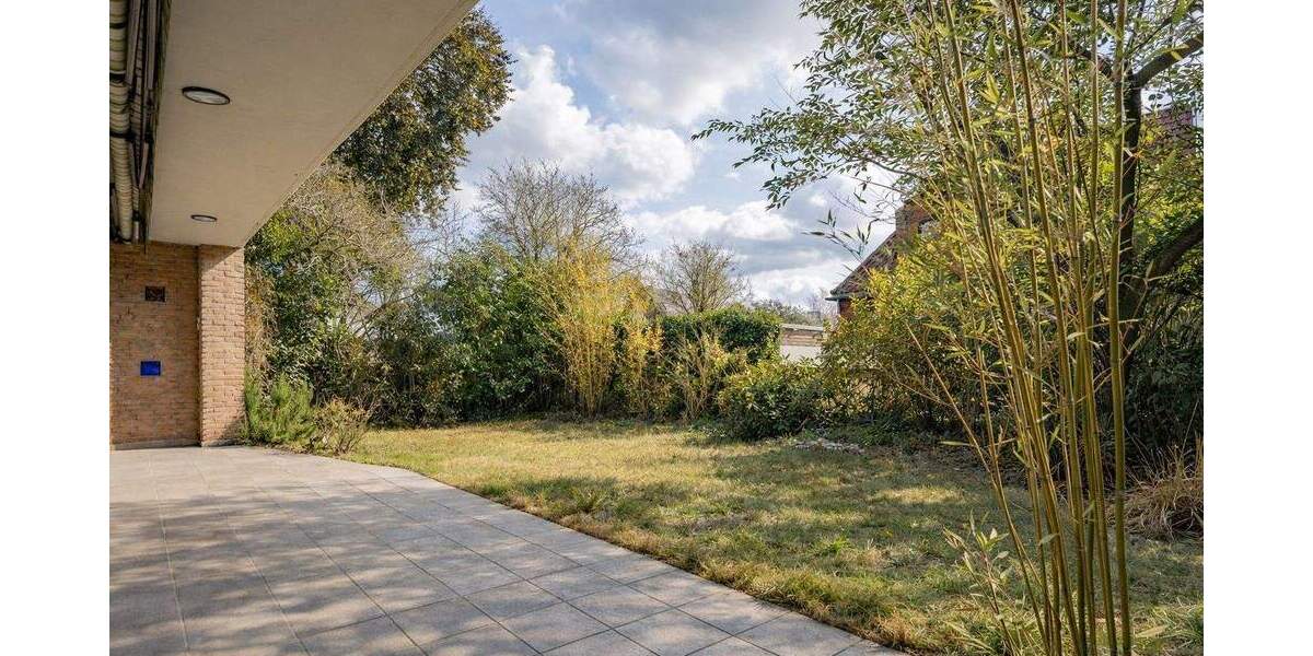 Krefeld Dyk-Lage: Großzügiges Einfamilienhaus mit Doppelgarage in gefragter, ruhiger Lage! 7 zimmer