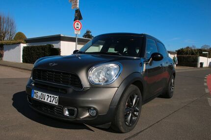 Mini Countryman S (Cooper) 133.000 km 9.400 &euro; Mönchengldbach 41063